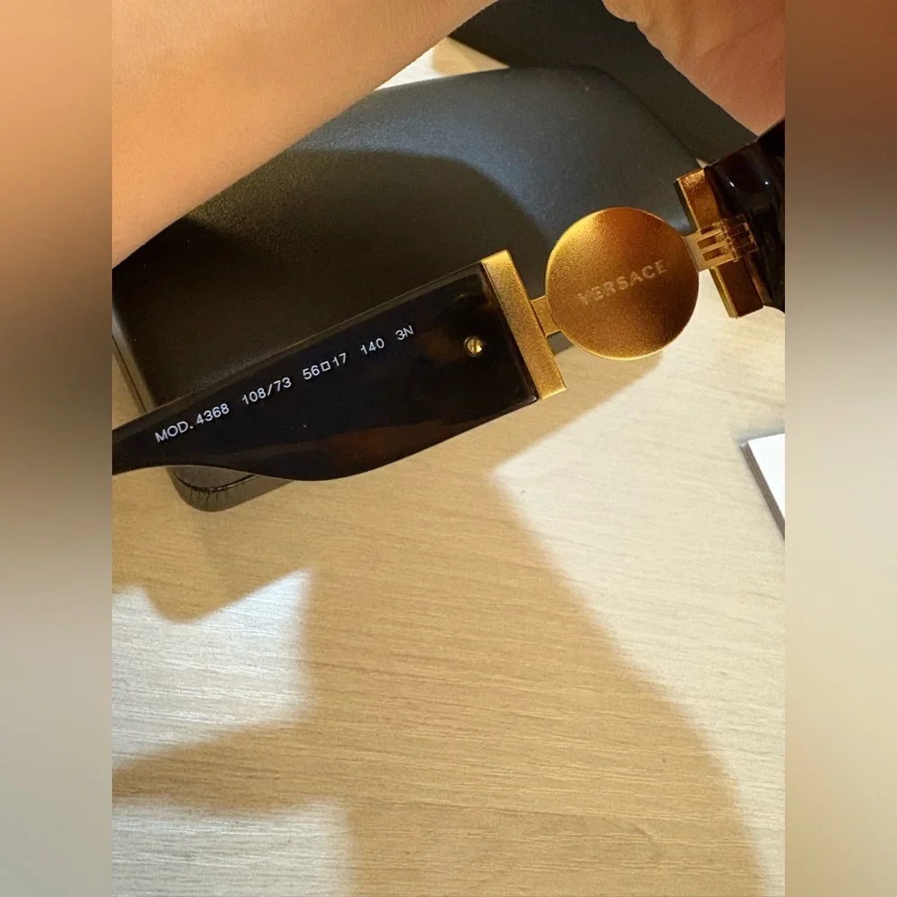 NWT Versace‎ Black and Gold Sunglasses (papers,box ,dust bag)